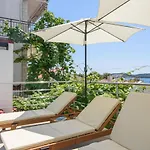 A1-apt W Shared Pool & Balcony Next To The Apartmán Trogir
