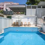 A1-apt W Shared Pool & Balcony Next To The Apartmán *