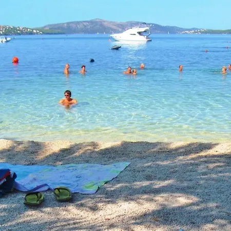 A1-apt W Shared Pool & Balcony Next To The Apartman