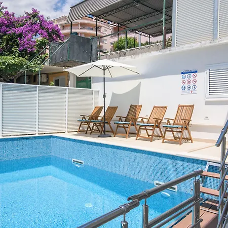 A1-apt W Shared Pool & Balcony Next To The Trogir