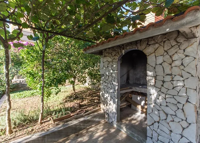 A1-apt W Shared Pool & Balcony Next To The Apartman *