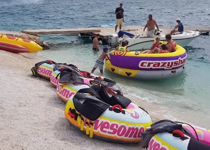 A1-apt W Shared Pool & Balcony Next To The * Trogir