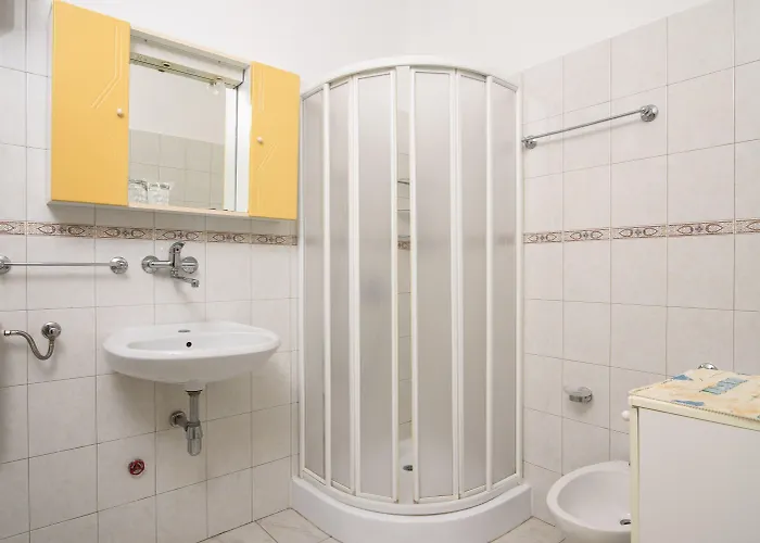 A1-apt W Shared Pool & Balcony Next To The Trogir