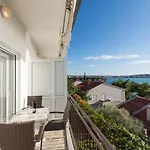 شقة A1-apt W Shared Pool & Balcony Next To The تروغير