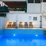 شقة A1-apt W Shared Pool & Balcony Next To The *