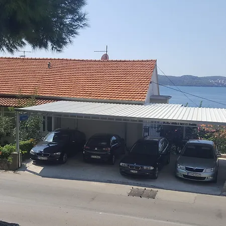 A1-apt W Shared Pool & Balcony Next To The * Trogir