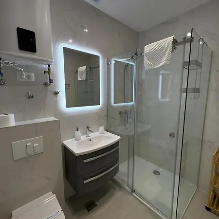 公寓 A1-apt W Shared Pool & Balcony Next To The