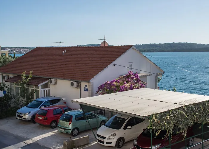 Appartement A1-apt W Shared Pool & Balcony Next To The Trogir
