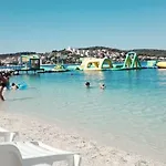 아파트 A1-apt W Shared Pool & Balcony Next To The