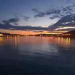 A1-apt W Shared Pool & Balcony Next To The 아파트 *